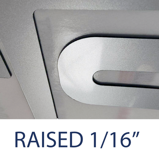 Placa protectora TRD con letras de plástico y aluminio en relieve